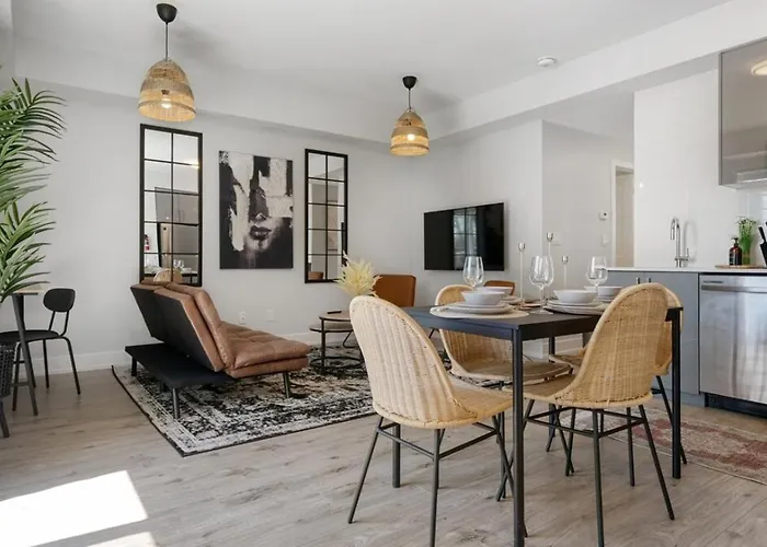 2Br Boho Townhouse - Walk To Falls, Free Parking