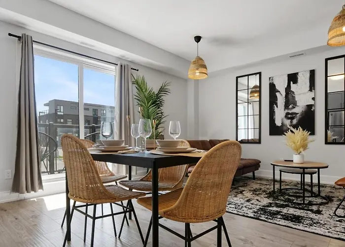2Br Boho Townhouse - Walk To Falls, Free Parking